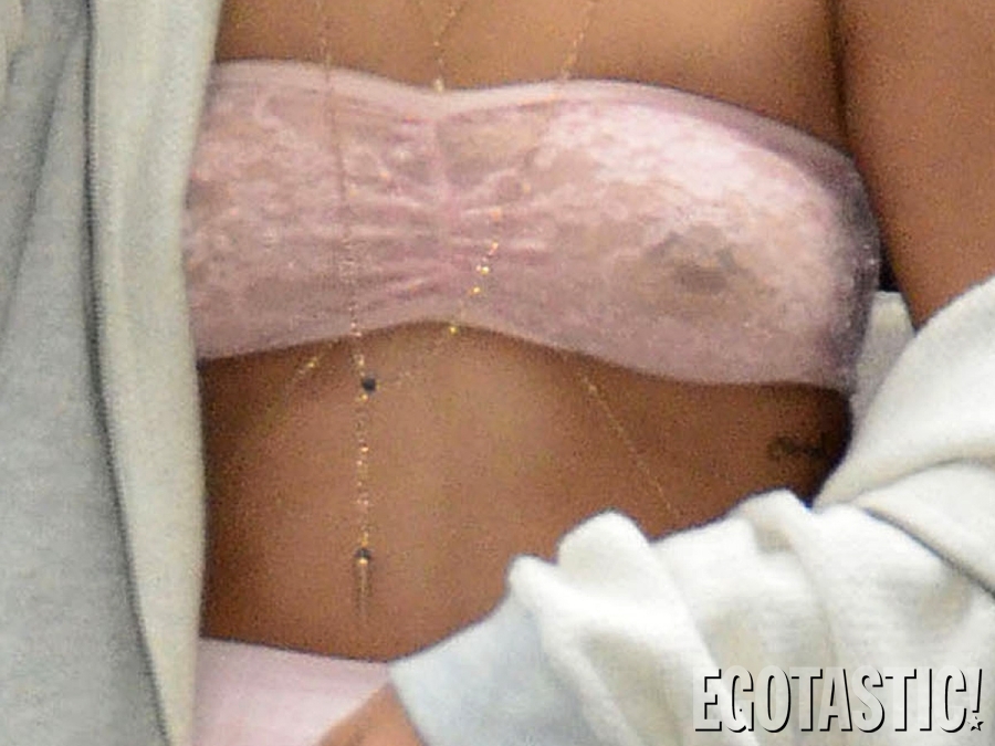 rihanna-in-a-see-through-top-in-nyc-09-900x675.jpg