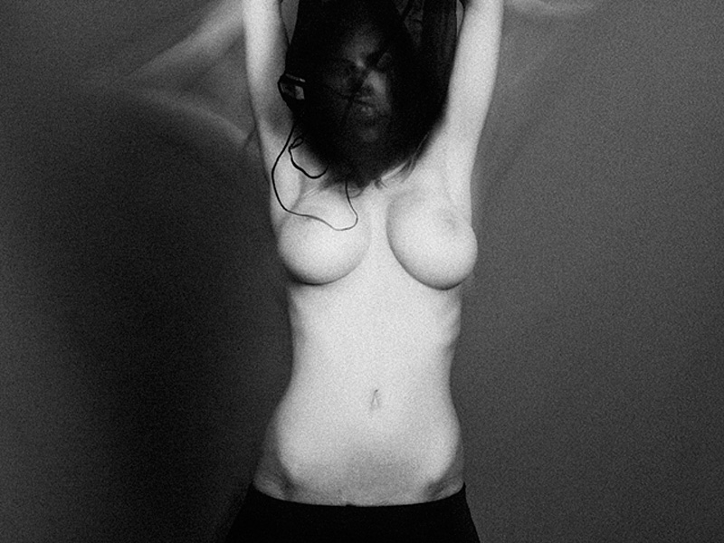 ashley-smith-topless-bw-shoot-by-chadwick-taylor-01.jpg