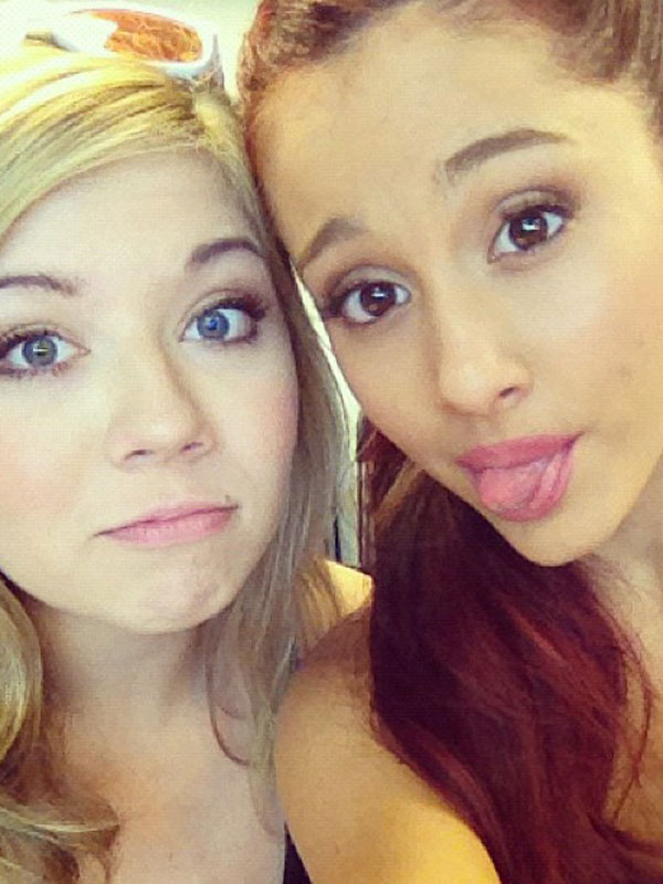 ariana-grande-sticks-out-her-tongue-on-instagram.jpg
